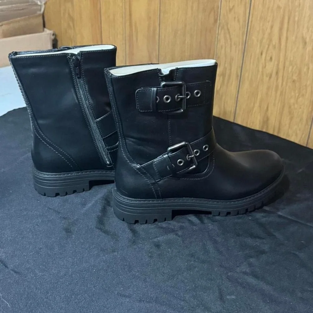 Black faux leather ankle boots with buckles Size 9.5 Womens NEW‎